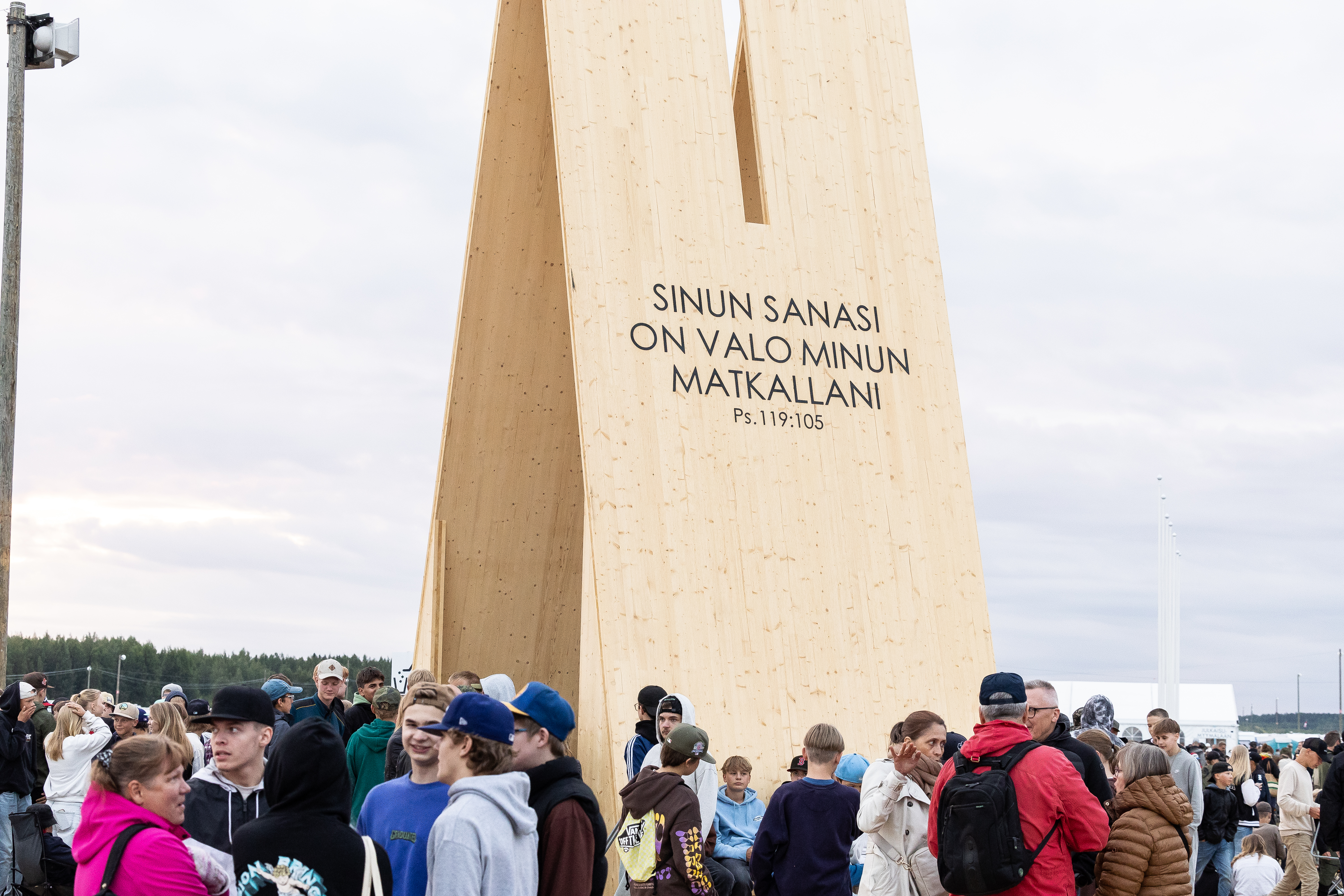 Kohtaamispaikan meinikiä.