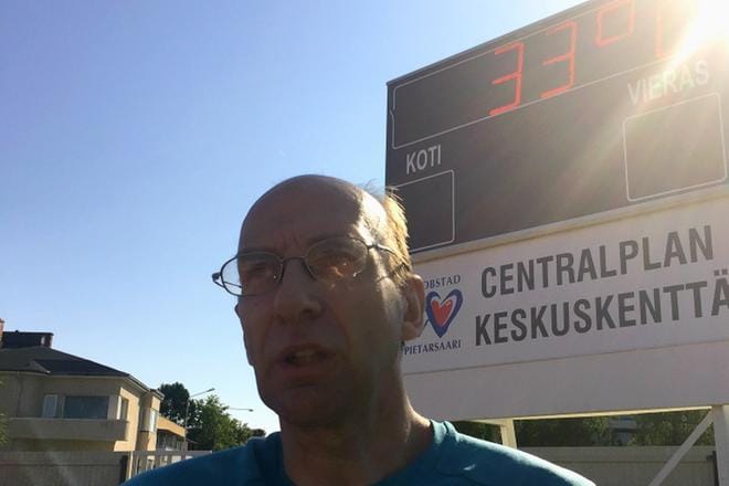 Jaakon maratonin kilpailunjohtaja Hans Byggmästar jännittää tulevia hellelukemia. KUVA: TAPIO LEHTINEN