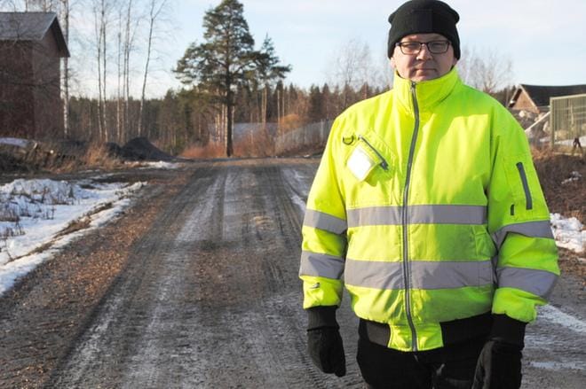 Yksityisteiden hoidosta kunnallistekniikan päällikkö Timo Kiviniemi saa paljon palautetta. KUVA: EEVA-LIISA KULJU