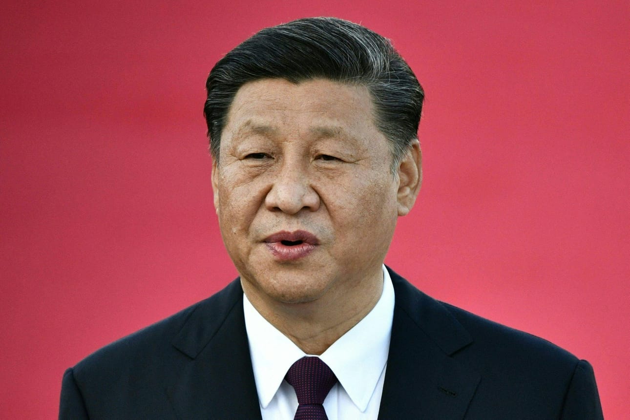 Tällä haavaa Xi pitää hallussaan kolmea tärkeää virkaa: puolueen pääsihteerin, presidentin ja keskussotilaskomission puheenjohtajan tointa. Xi kuvattiin joulukuussa 2019. LEHTIKUVA/AFP