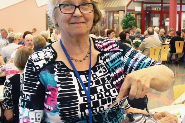 Pirkko Sepponen on tehnyt talkootöitä jo pitkään. KUVA: ANU NAHKALA