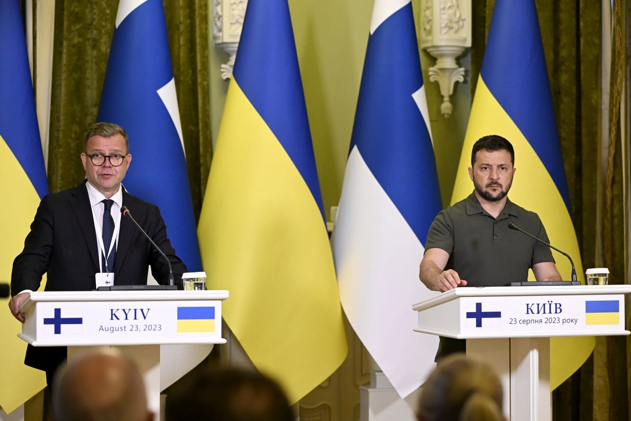 Orpo ja Zelenskyi järjestivät Kiovassa yhteisen lehdistötilaisuuden, jossa Orpo kertoi Suomen valmistelevan järjestyksessä 18. puolustustarvikepakettia Ukrainalle. LEHTIKUVA / Emmi Korhonen
