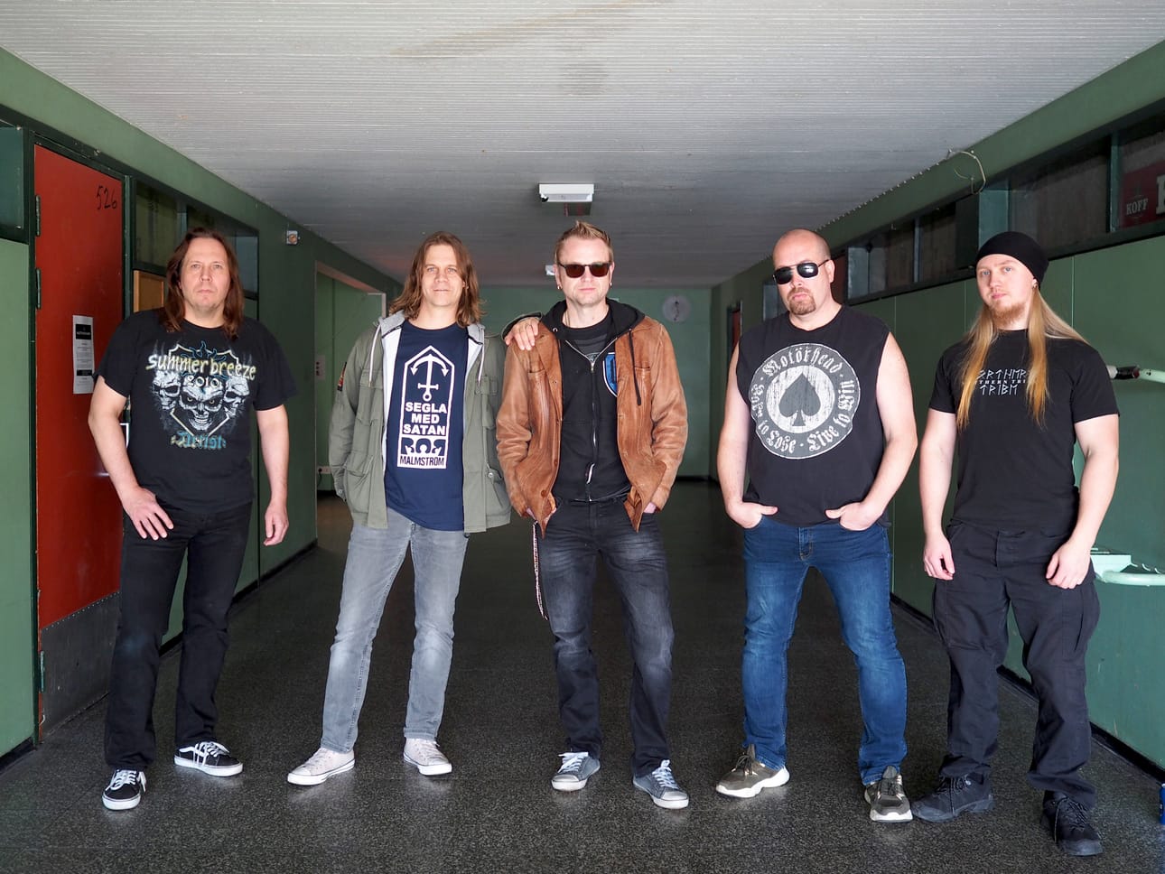 Solution 13:n uusi albumi julkaistiin lokakuussa. Julkaisua odotellessaan Tarmo Kanerva, Jan-Iiro Jarva, Ilkka Järvenpää, Petri Sääskö ja Tomi Tuomaala aloittivat jo seuraavan pitkäsoiton hahmottelun.