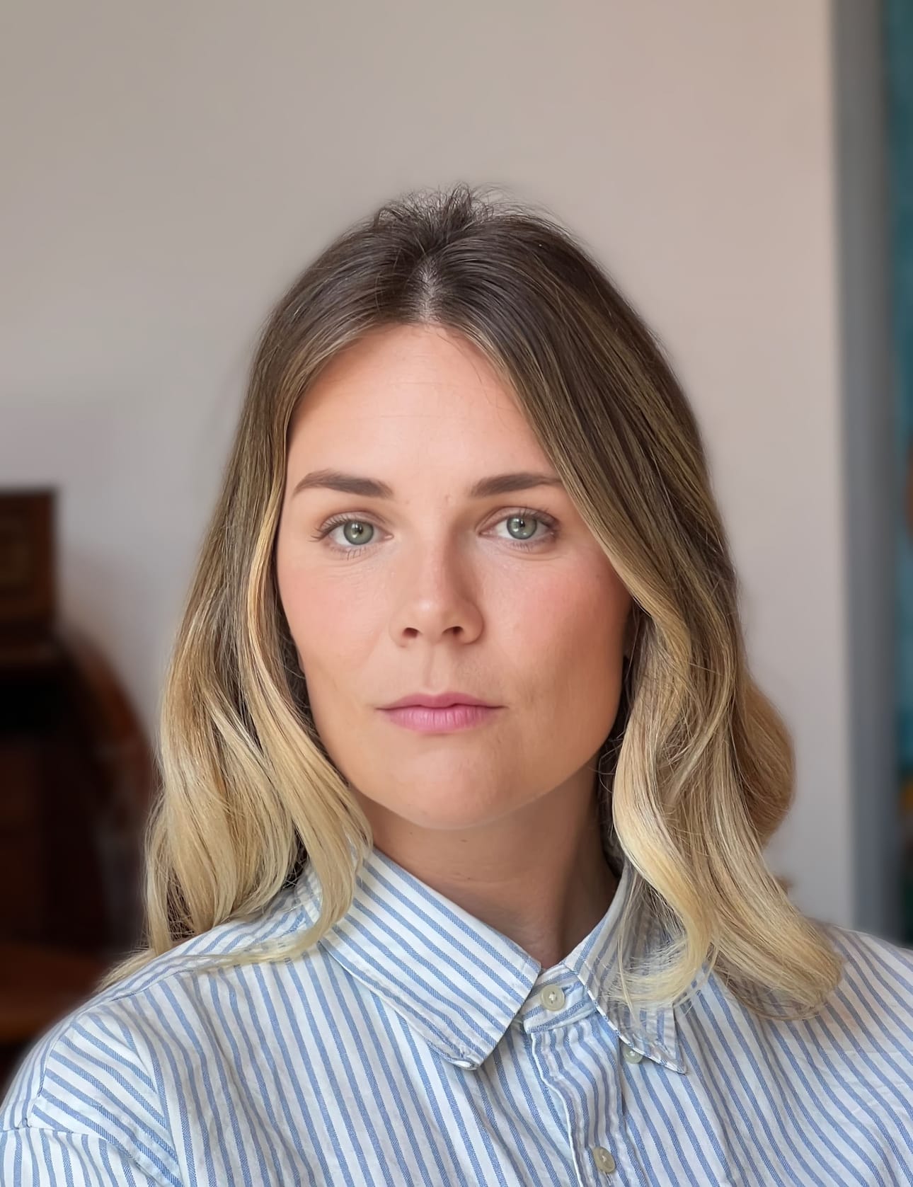 Maailmalla myyntilistojen kärkeen noussut Eilisvuosi on yhdysvaltalaisen Caro Claire Burken esikoisromaani.