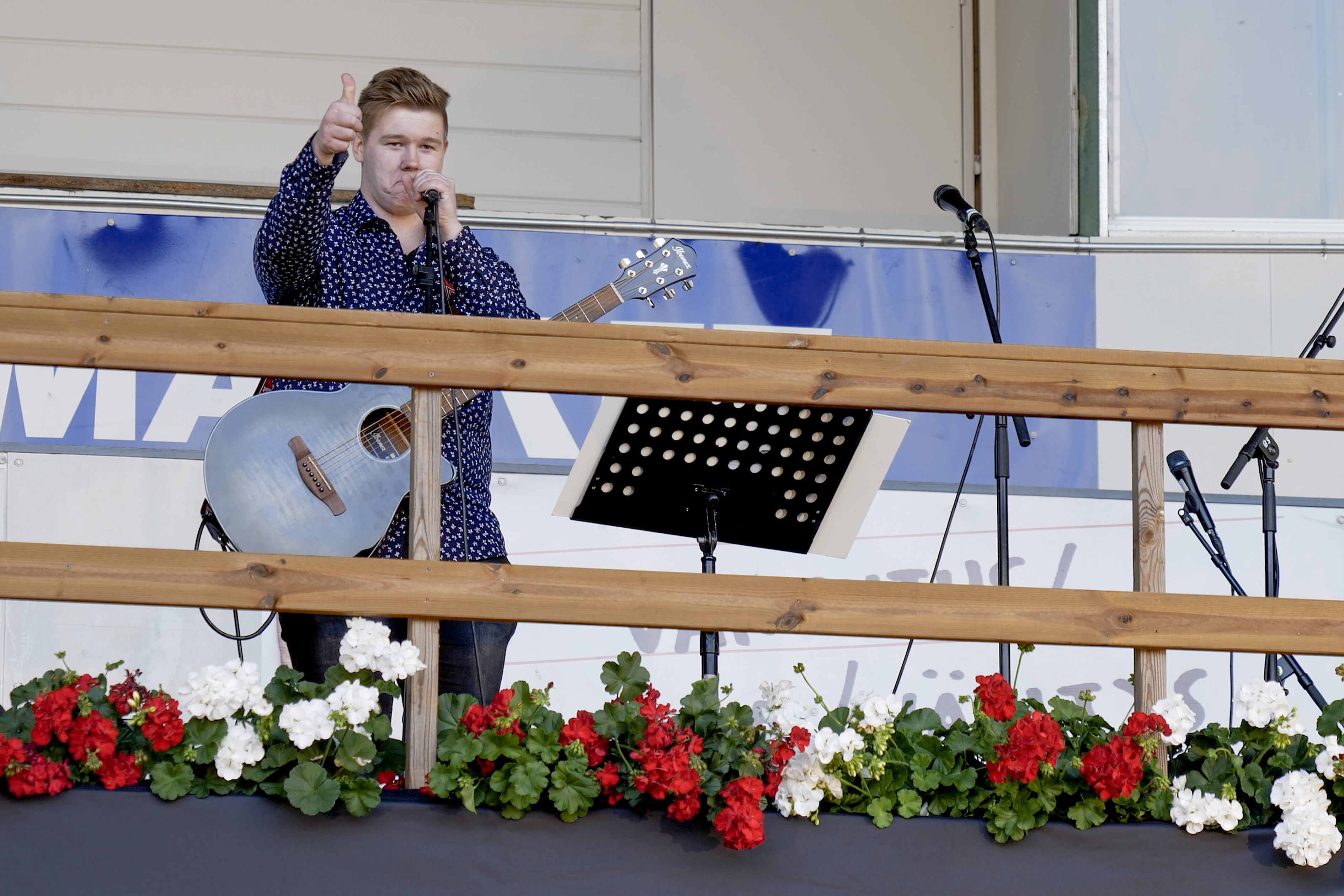 Video: Onni Kivipelto kertoo, mikä on Alajärven paras paikka ja pistää lauluksi 