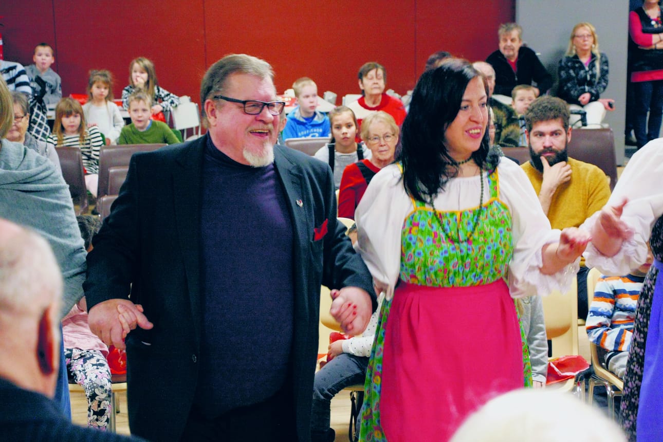 Pakkasukkojuhla on ollut yksi Suomi-Venäjä -seuran Lakeuden osaston järjestämistä tapahtumista. Puheenjohtaja Esko Huotari muistuttaa, ettei seuran toiminta ole poliittista. Seura tuomitsee Venäjän toiminnan Ukrainassa.