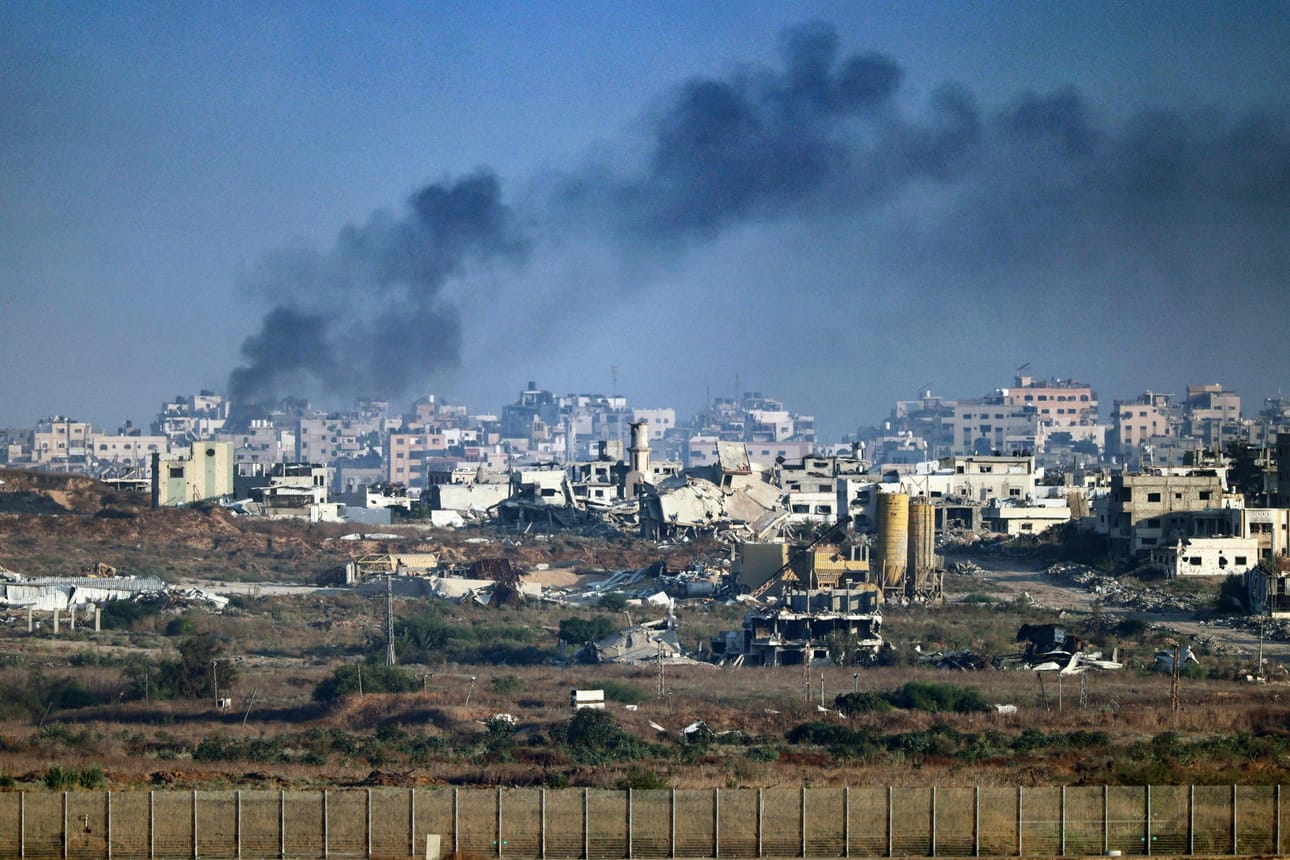 Israel syyttää äärijärjestö Hamasia piileskelystä rakennuksissa, joihin tuhannet gazalaiset ovat hakeutuneet suojaan. Arkistokuva Gazan kaistasta. LEHTIKUVA/AFP
