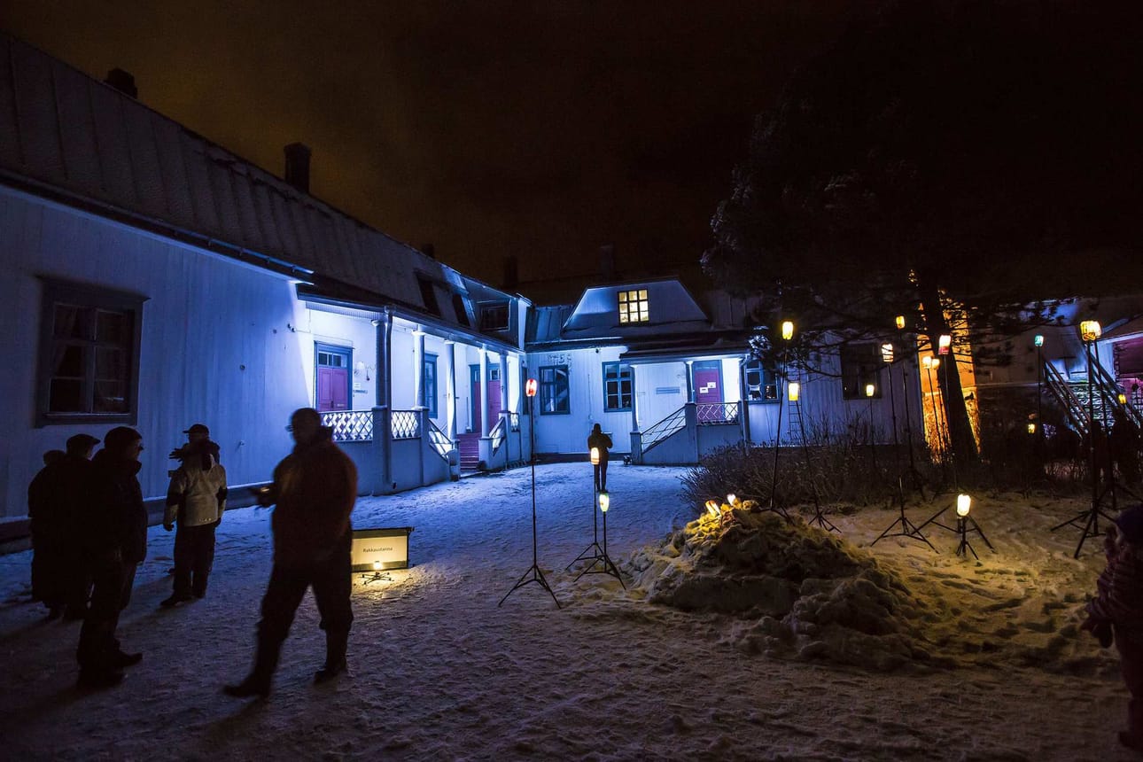 Tuttu Heikun talon piha oli kokonaisuutena vaikuttava, uudella tavalla kiinnostava.