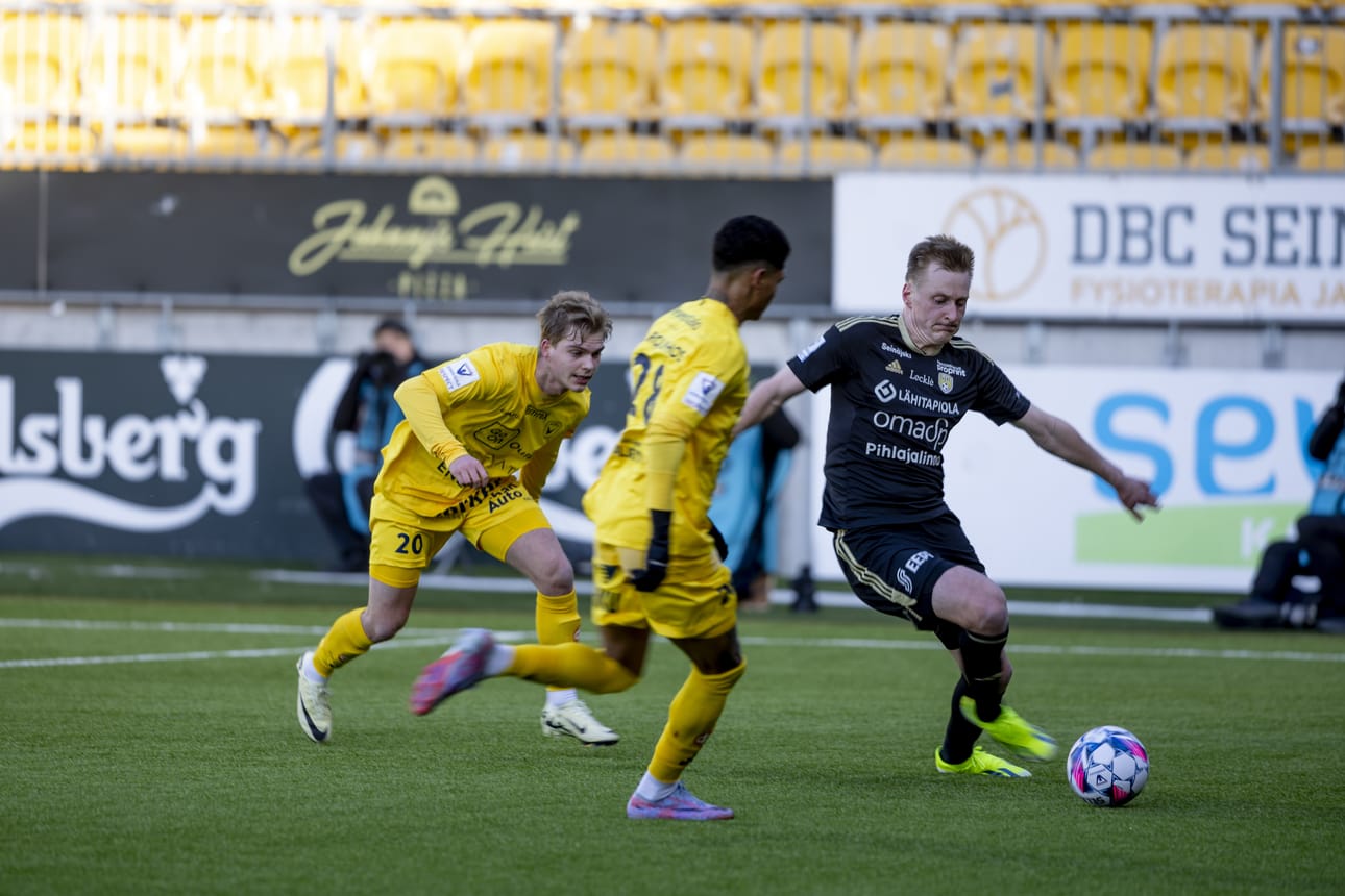 SJK:n oululaislähtöinen Rasmus Karjalainen saa cupissa vastaansa AC Oulun. Arkistokuva.