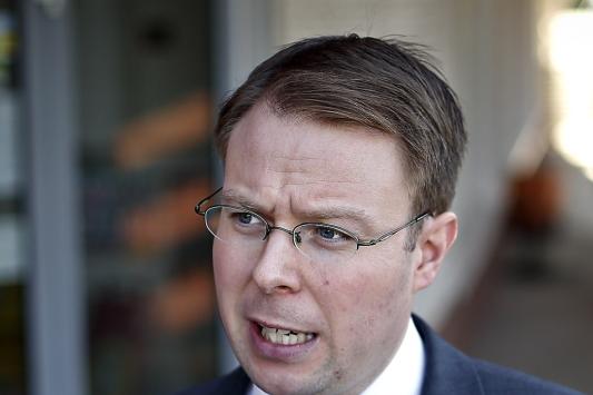 Vesa-Matti Saarakkala sanoo, että Huhtasaaren ja Väyrysen populismi meni yli – ”vanhan populistin silmissä heikkolaatuista”