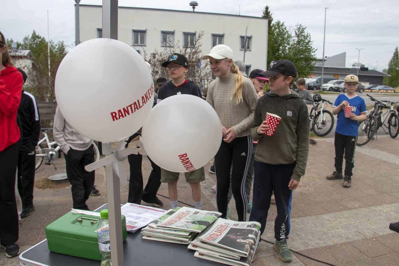 Tänä vuonna 50-vuotta täyttävä Rantalakeus tavoittaa yhä paremmin lakeuden alueen ihmisiä. Kuva juhlavuoden rundilta Lumijoelta.