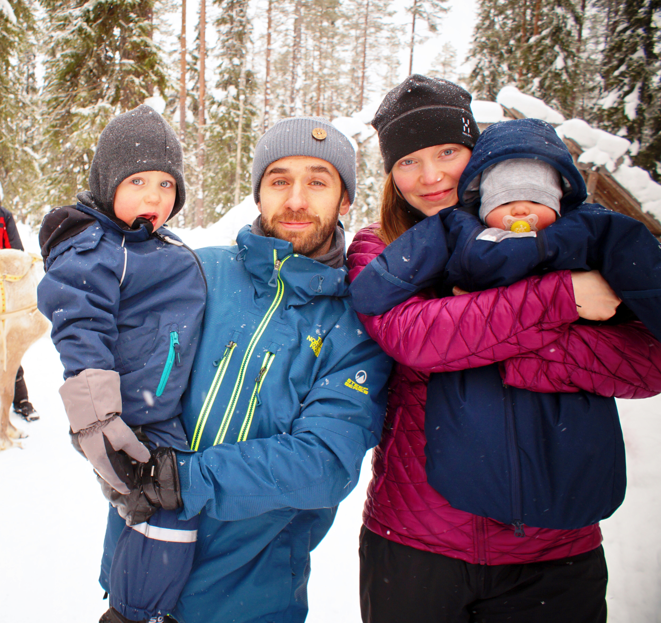Annu, Santtu, Topias ja Akseli Heinonen pistäytyivät

Hankihulinoiden monenlaista menoa kokemassa.