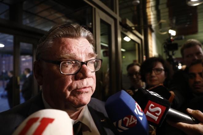 Ulkoministeri Timo Soinin konservatiiviset näkemykset abortista herättävät jälleen ankaraa vastustusta Suomessa. KUVA: JOEL MAISALMI