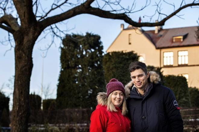 Daniel Keleperas ja Athina Pavli ovat kotiutuneet Pietarsaareen paremmin kuin osasivat kuvitella. KUVA: CLAS-OLAV SLOTTE