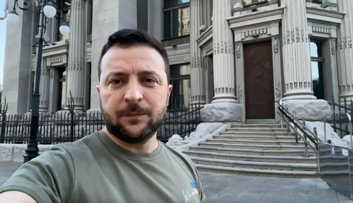 Ukrainan presidentin Volodymyr Zelenskyin mukaan Sjevjerodonetskin kaupunki on edelleen taisteluiden keskiössä. AFP/ LEHTIKUVA