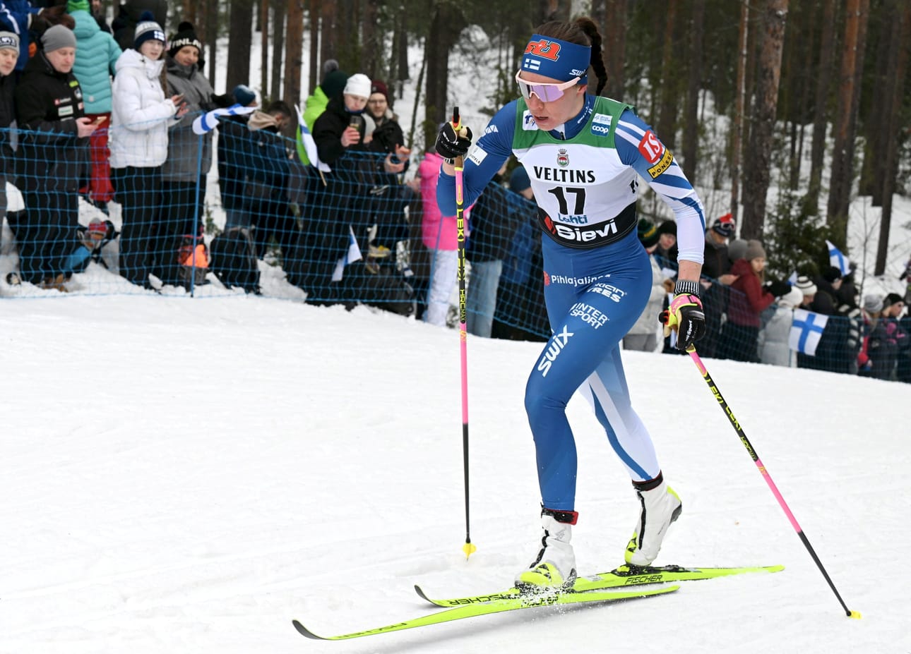 Kerttu Niskanen (kuvassa) jäi perinteisen hiihtotavan 50 kilometrin yhteislähdössä puolitoista minuuttia kilpailun voittaneesta Frida Karlssonista. Arkistokuva. LEHTIKUVA / Jussi Nukari