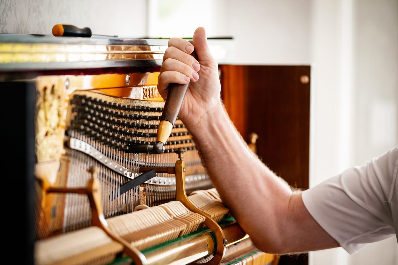 Pianon virittäminen vaatii aikaa ja taitoa.