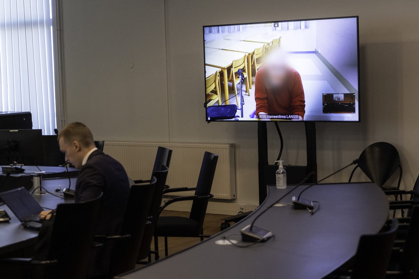 Dementoitunut mies tuomittiin vankeuteen veitsellä heittämisestä Korsnäsissä