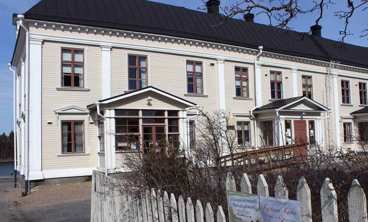 Juhlavuoden taidenäyttelyn paikaksi on suunniteltu Kaskisten Bladhin taloa. Arkistokuva.
