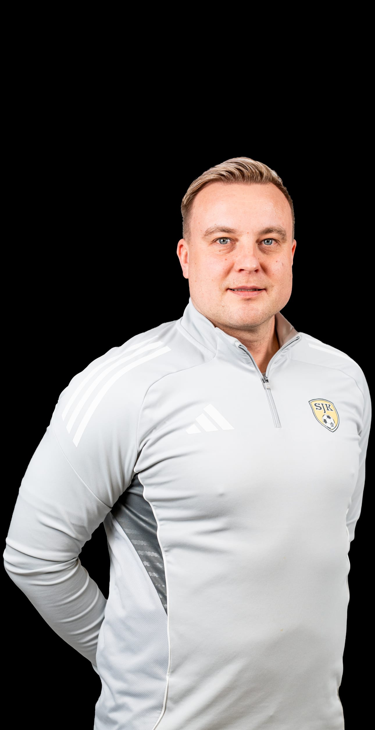 Juha-Jaakko Ulvila aloittaa Suomen hiihtomaajoukkueen fysiikkavalmentajana ja fysioterapeuttina.