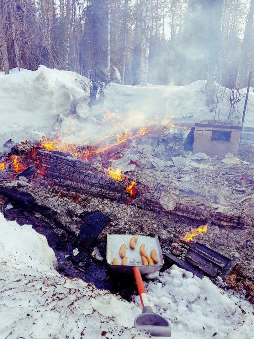 Kodasta jäi jäljelle vain hiiltyneet rauniot.