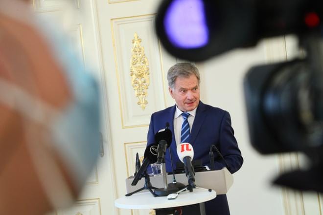Tasavallan presidentti Sauli Niinistö puhui medialle sunnuntaina Presidentinlinnassa järjestetyssä tilaisuudessa. KUVA: Mauri Ratilainen/ COM.PIC