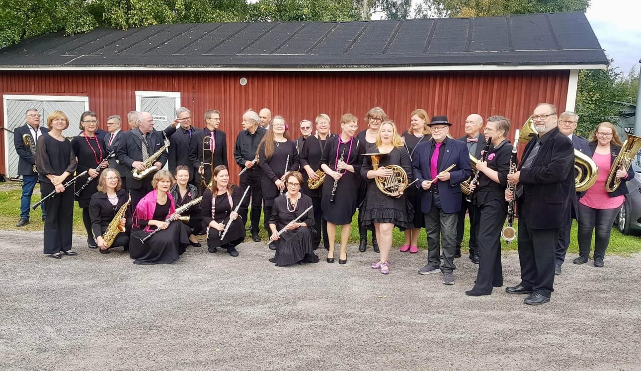 Tervakaupungin Puhaltajat on oululainen puhallinorkesteri, jossa soittaa noin 30 eri-ikäistä puhallinmuusikkoa.