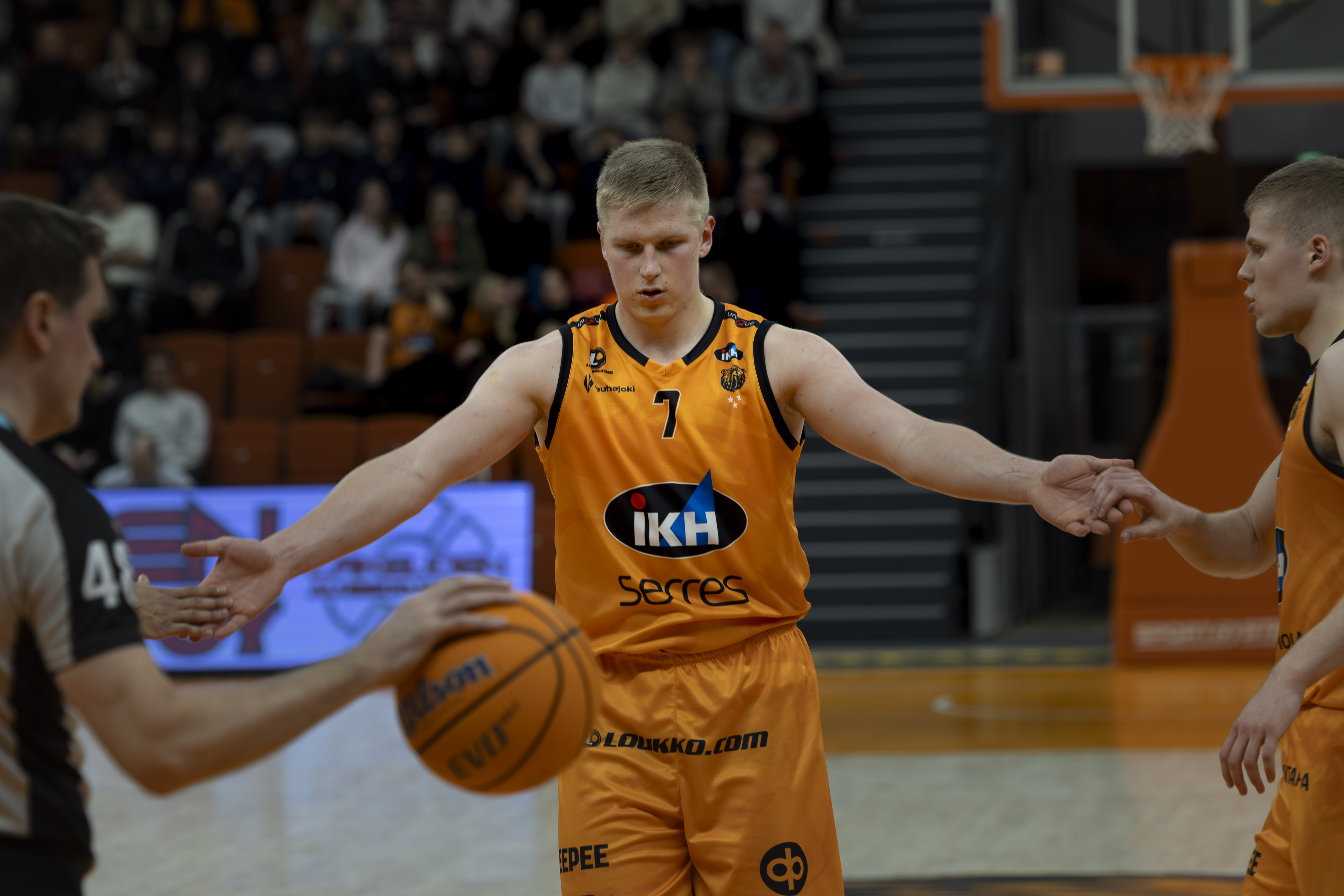 Karhu Basket vei koripalloderbyn käyttäen koko miehistöään
