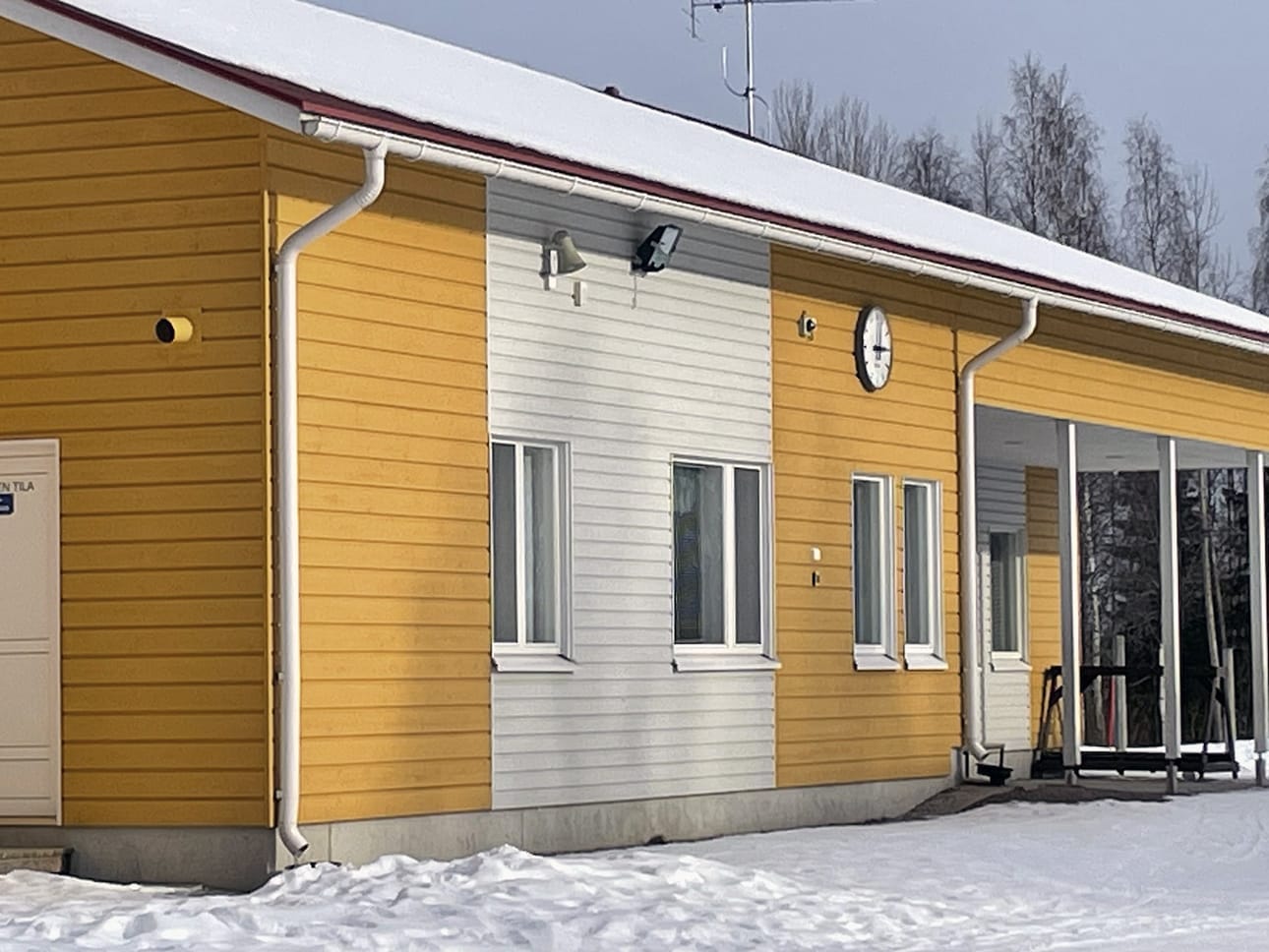 Piipsjärven koululla lakkasi opetustoiminta tänä vuonna. Liikuntasalin vuorot ovat myös pois käytöstä.