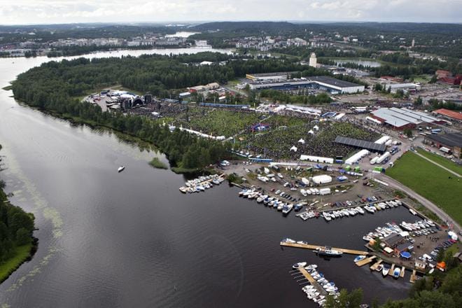 Kantolan tapahtumapuisto on yksi Helsingin ulkopuolisista keikka-areenoista. Avausvuonna 2015 AC/DC veti alueelle 55 000 katsojaa. Suuria konsertteja on järjestetty myös muualla Suomessa, esimerkiksi Porin Kirjurinluodossa. KUVA: Esko Tuovinen