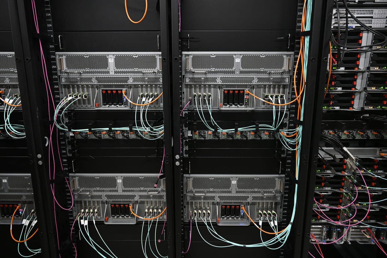 Datakeskus on tila tai rakennus, jossa säilytetään ja käsitellään suuria määriä digitaalista tietoa.