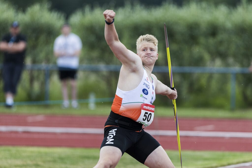 Jere Murto on huima juniorilupaus keihäänheittoon.