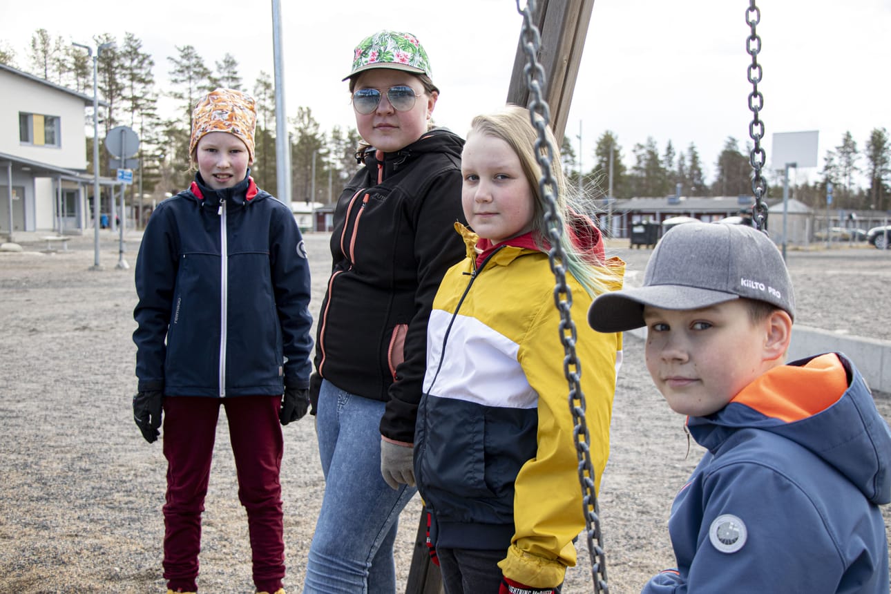 Kaverukset Matti Kemppinen, Sofia Roukala, Matias Nyman ja Albert Toppila ovat samassa ryhmässä, mikä oli kaveruksista parasta koulun alkamisessa.