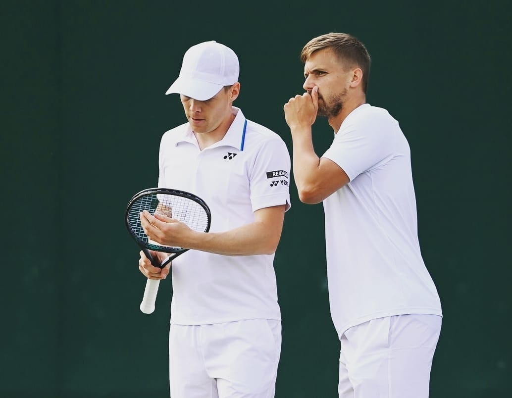 Harri Heliövaara eteni brittiparinsa Lloyd Glasspoolin kanssa välieriin Münchenin ATP-tennisturnauksen miesten nelinpelissä.