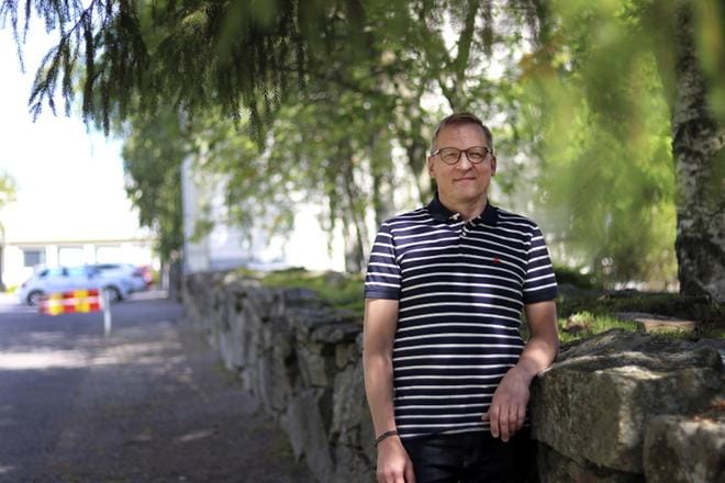 Alajärven rauhanyhdistyksen johtokunnan puheenjohtaja Kalevi Sivula kertoo, että poikkeuksellinen kevään aikana on Alajärvenkin rauhanyhdistys lähettänyt seurapuheet viikoittain nettiradion kautta. ARKISTOKUVA: JOHANNA KATAJA