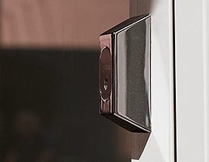 iLOQ Oy on kehittänyt maailman ainoan digitaalisen lukitusjärjestelmän, joka tuottaa tarvitsemansa energian avaimen työntöliikkeestä.