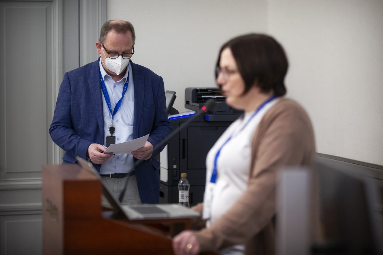 Kaupunginjohtaja Tomas Häyry ja strategia- ja talousjohtaja Miia Äkkinen saivat esitellä positiivisen tilinpäätöksen jo toisena peräkkäisenä vuonna.