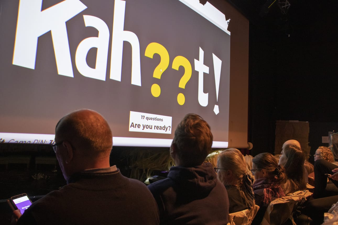Digitaalisuus on jo iso osa arkea ja Kahoot käytössä kouluissa yleisesti. Nyt testattiin koko lukion abitietiutta, eikä opettajilla ollut tässä kokeessa minkäänlaisia mahdollisuuksia kiitettäviin arvosanoihin.