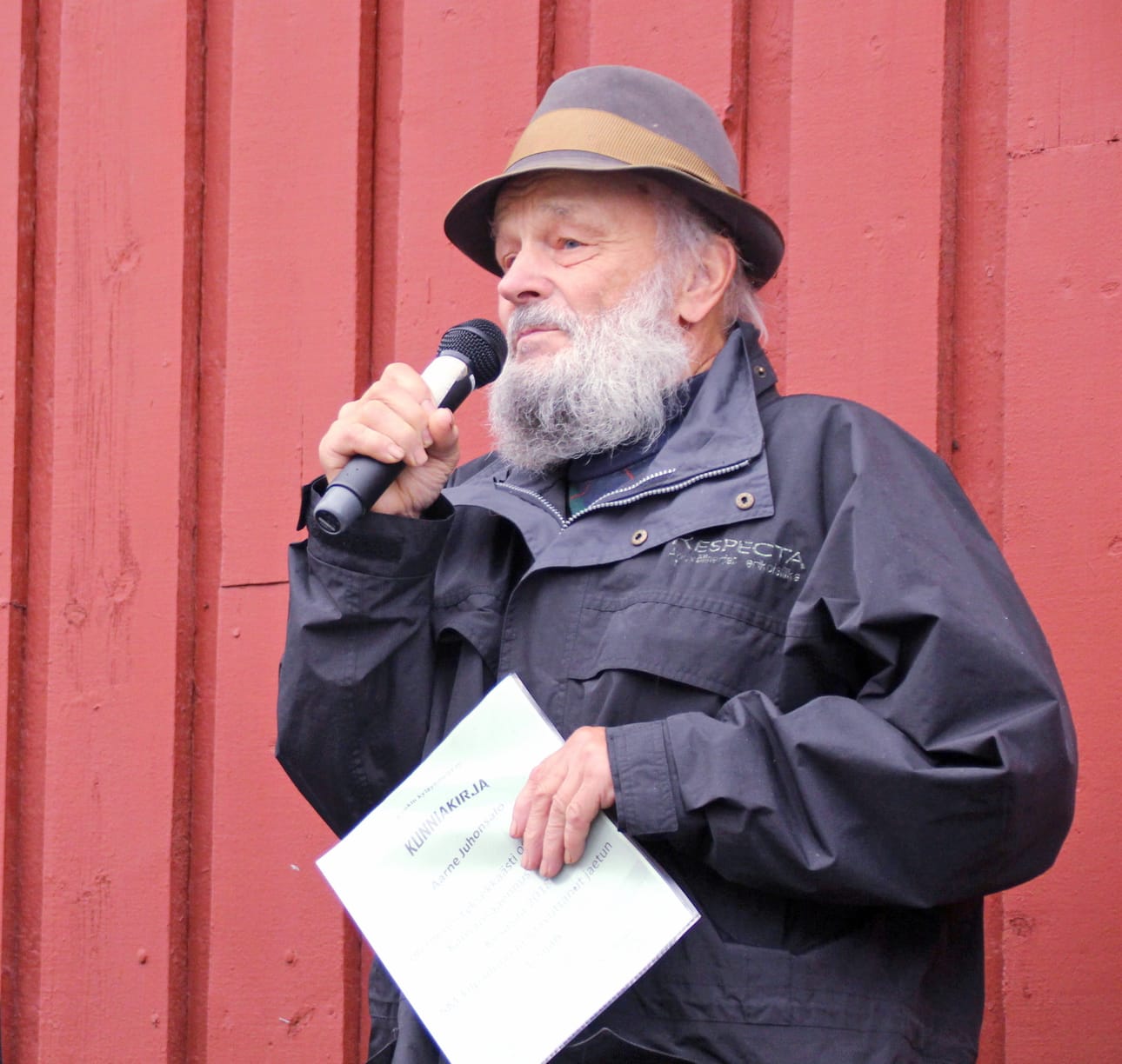Oulaistelainen Aarne Juhonsalo on tallettanut säätapahtumia jo usean vuosikymmenen ajan.