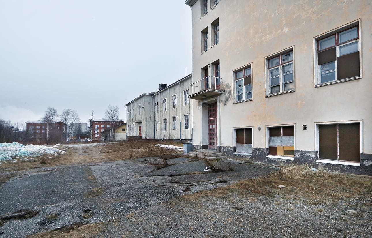 Ränsistynyt koulu Kemin Rytikarissa vuonna 2013.