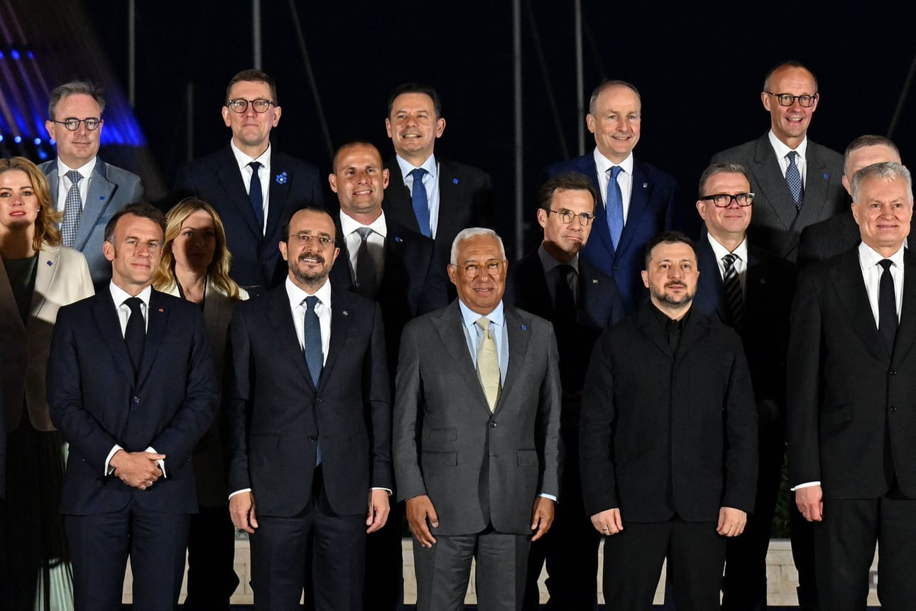 EU-maiden johtajien kaksipäiväisessä huippukokouksessa käsitellään muun muassa vallitsevaa geopoliittista tilannetta sekä EU:n vuosien 2028–2034 budjettia.