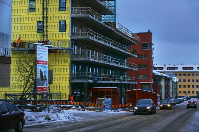 Vaasan keskustassa on rakennettu viime vuosina ahkerasti kerrostaloja. Muutama vuosi sitten sinne valmistui usean kerrostalon teatterikortteli. KUVA: MINNA HIRVELÄ
