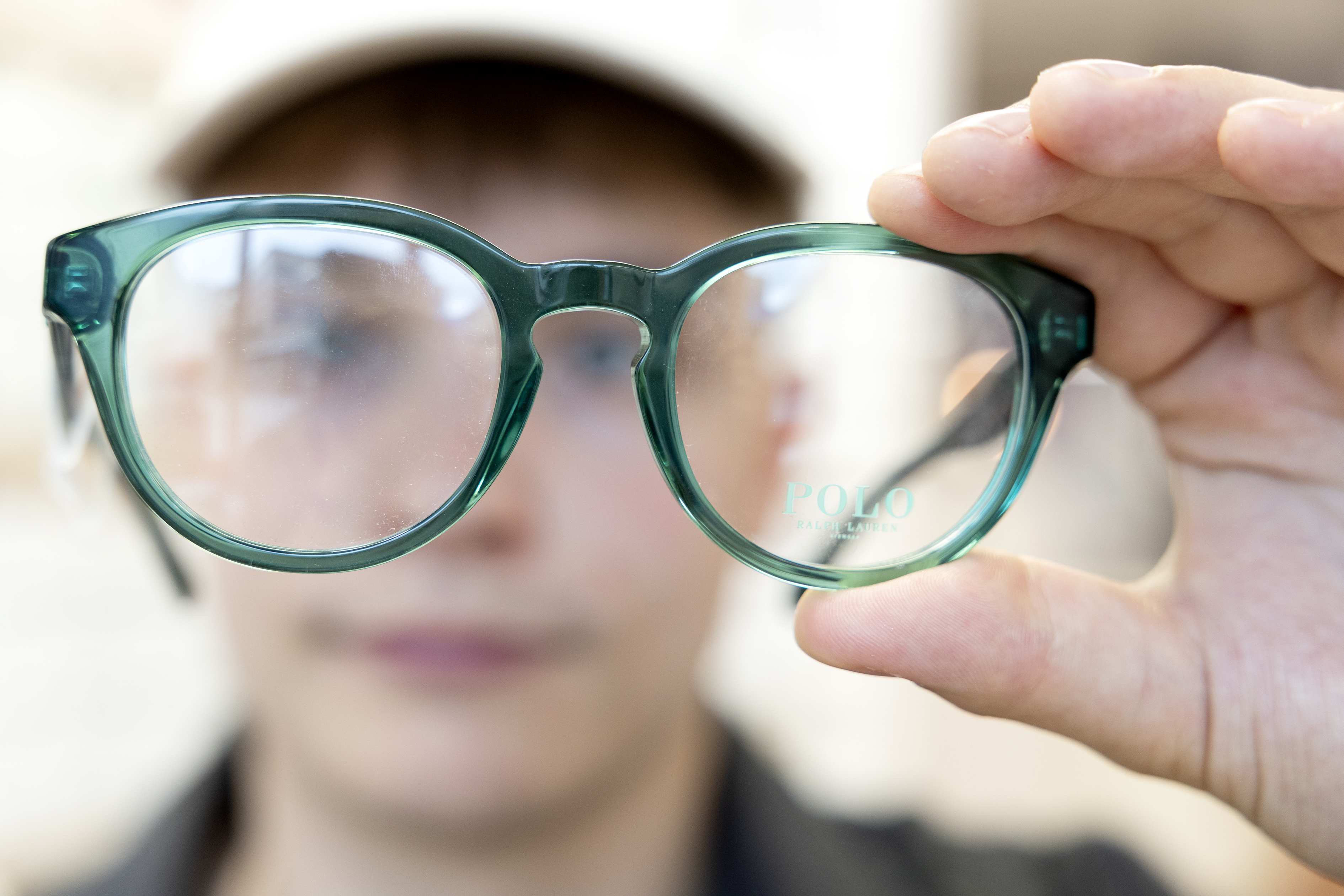 There are many factors to consider when choosing glasses.