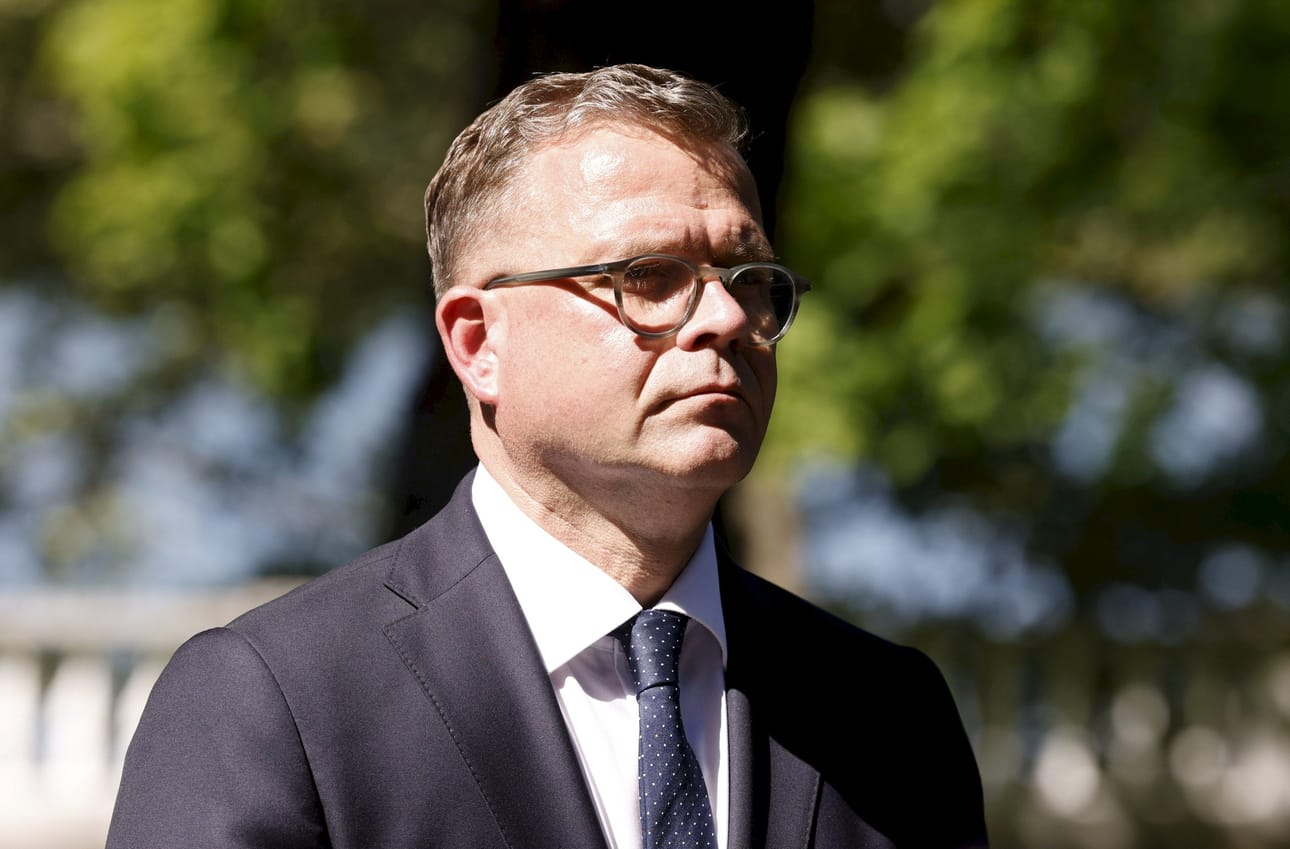 Pääministeri Petteri Orpon (kok.) isännöimän tapaamisen tarkoitus on käydä läpi hallituksen työmarkkinauudistuksia, jotka ovat herättäneet vastustusta palkansaajajärjestöissä. LEHTIKUVA / RONI REKOMAA