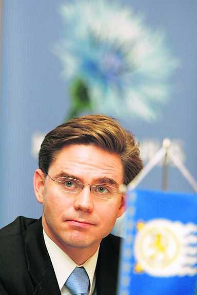 Jyrki Katainen perää vastauksia linnarauhasta.