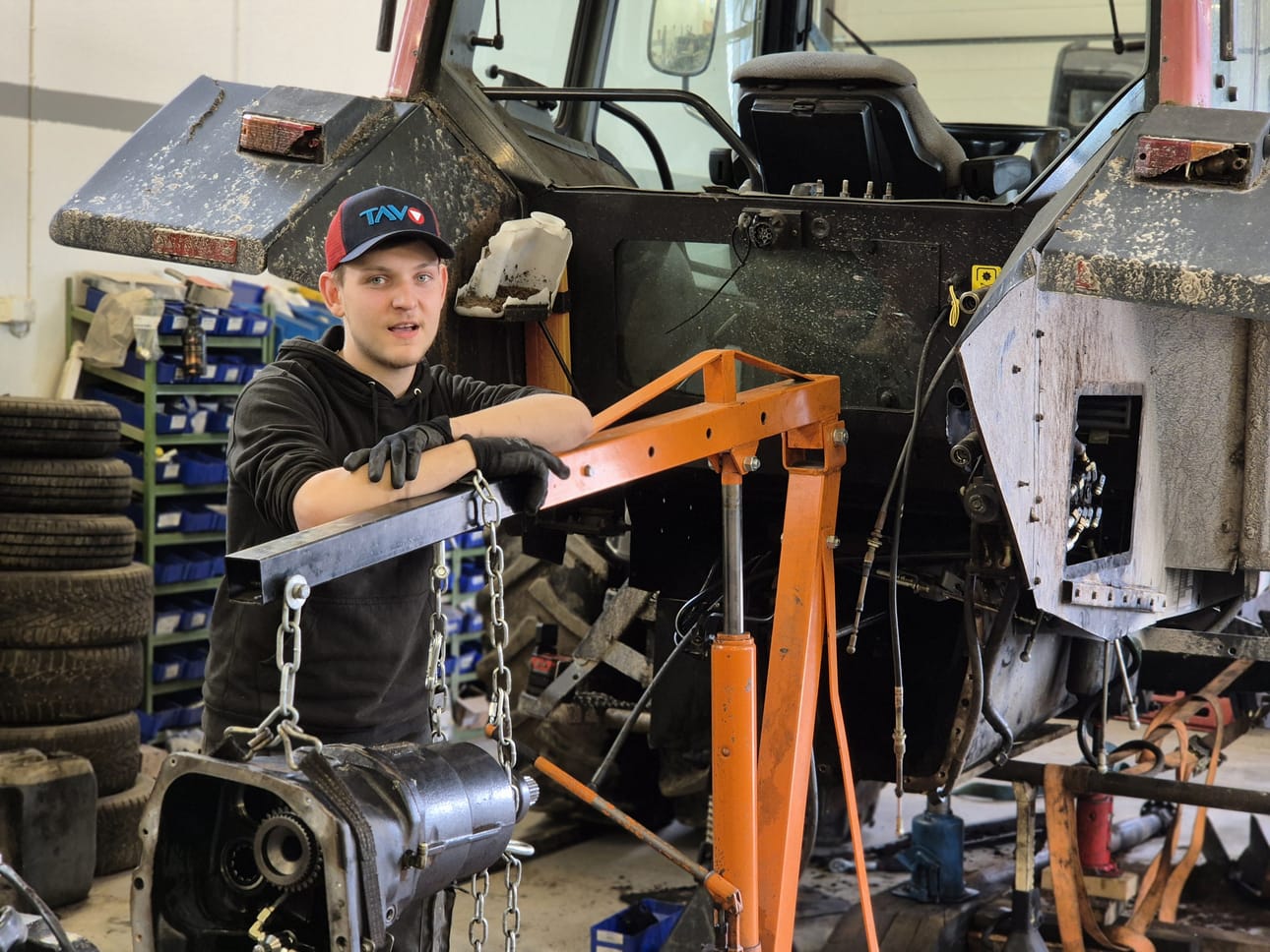 Kauhavalainen Riku Syväjärvi valmistui automekaanikoksi keväällä. Alan yrityksen hän perusti viime syksynä.