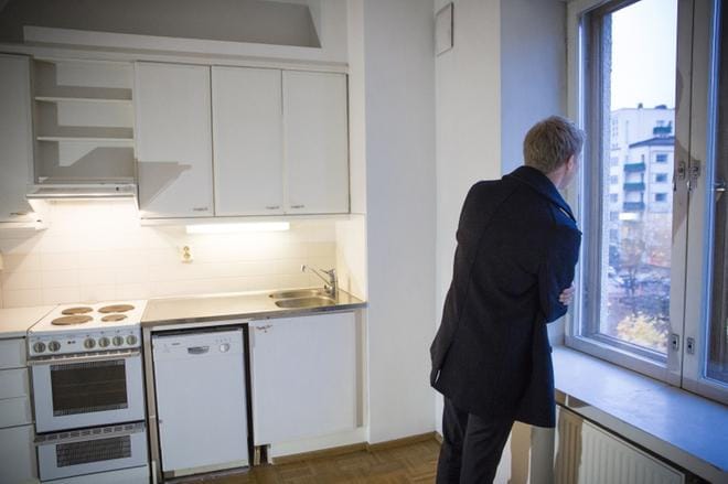 Tällä hetkellä hinnaltaan, varustetasoltaan ja sijainniltaan sopivat vuokra-asunnot kiinnostavat useita hakijoita. Kilpailutilanteessa nuoren asunnonhakijan kilpailuvaltit ovat vanhempien takaussitoumus ja huolellisesti tehty asuntohakemus. KUVA: Satumaari Ventelä/KL