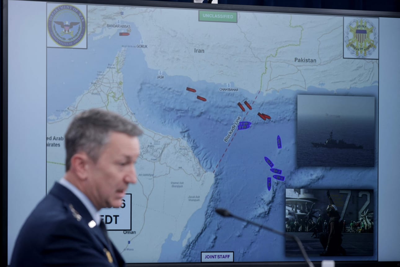 Yhdysvaltojen puolustushaarakomentajien neuvoston puheenjohtaja Dan Caine kommentoi Hormuzinsalmen tilannetta.