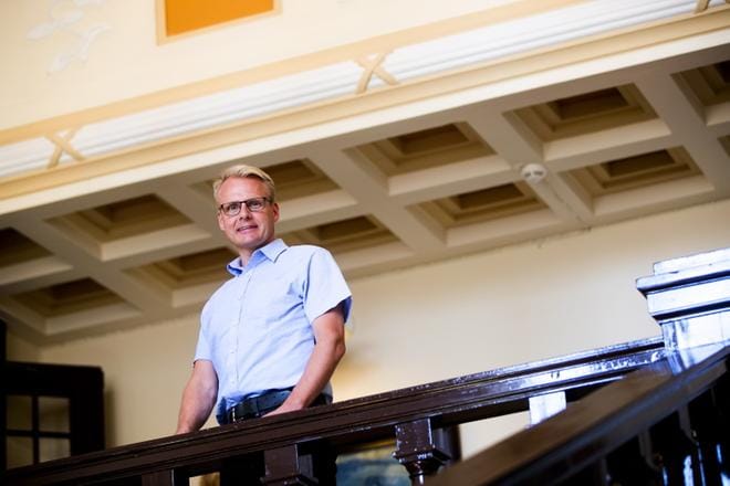 Talousjohtaja Kaj Fagerholm vastaa burgeriketjun uusista ravintola-projekteista Suomessa ja ulkomailla. KUVAT: JAAKKO ELENIUS