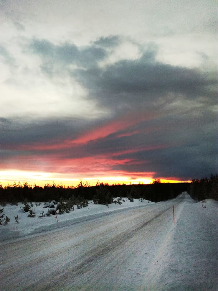 Pilvi laskeutui auringon päälle.